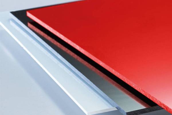 DE-KOEMMERLING-KOEMADUR-PVC_Hartplatten-1-2_original